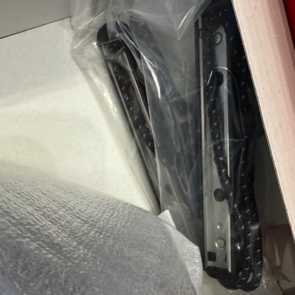 Nintendo Switch OLED Console with White Joy‑Con Controllers 64 GB - Picture 9 of 16